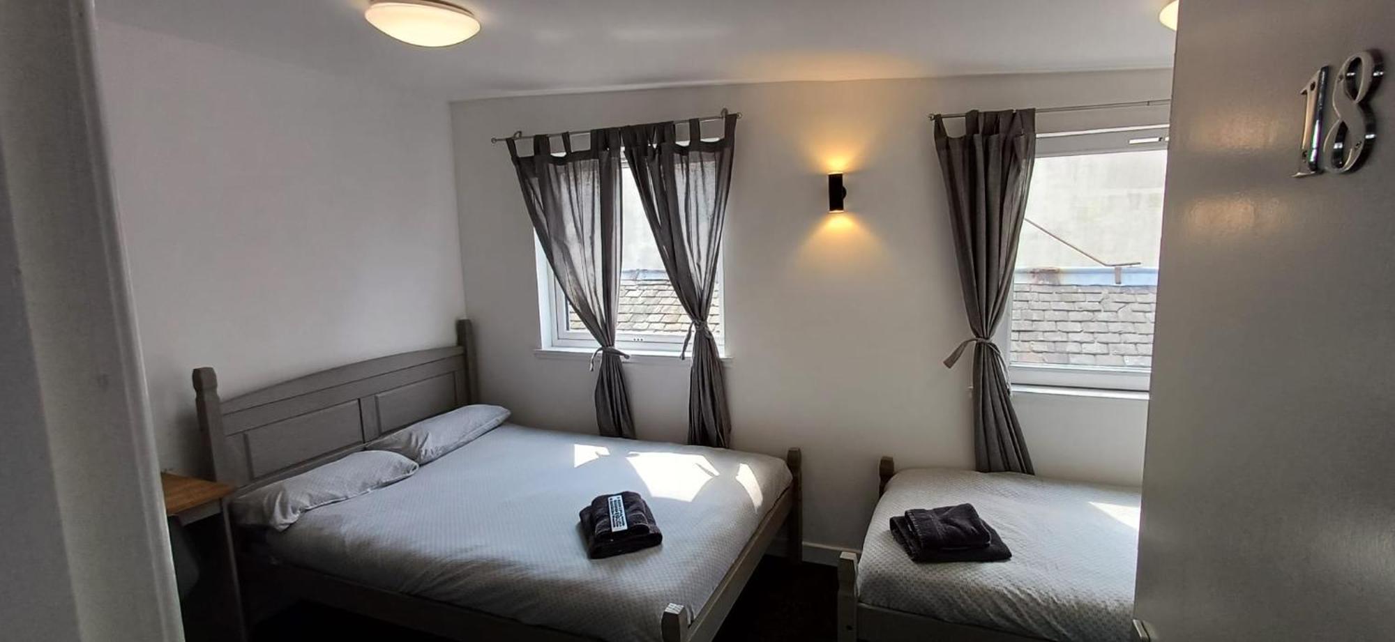 The Queens Hotel Cardenden Екстериор снимка