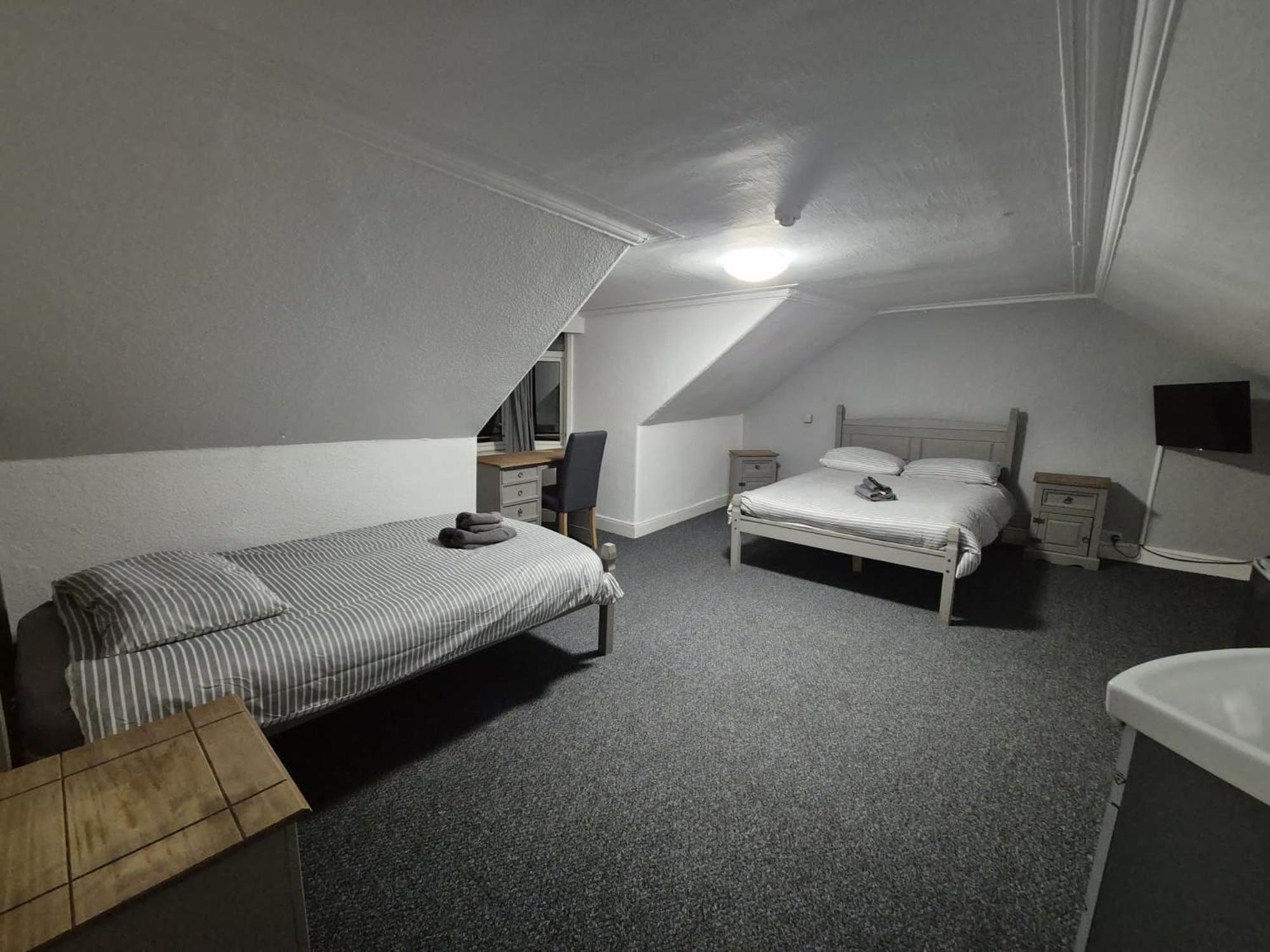 The Queens Hotel Cardenden Екстериор снимка